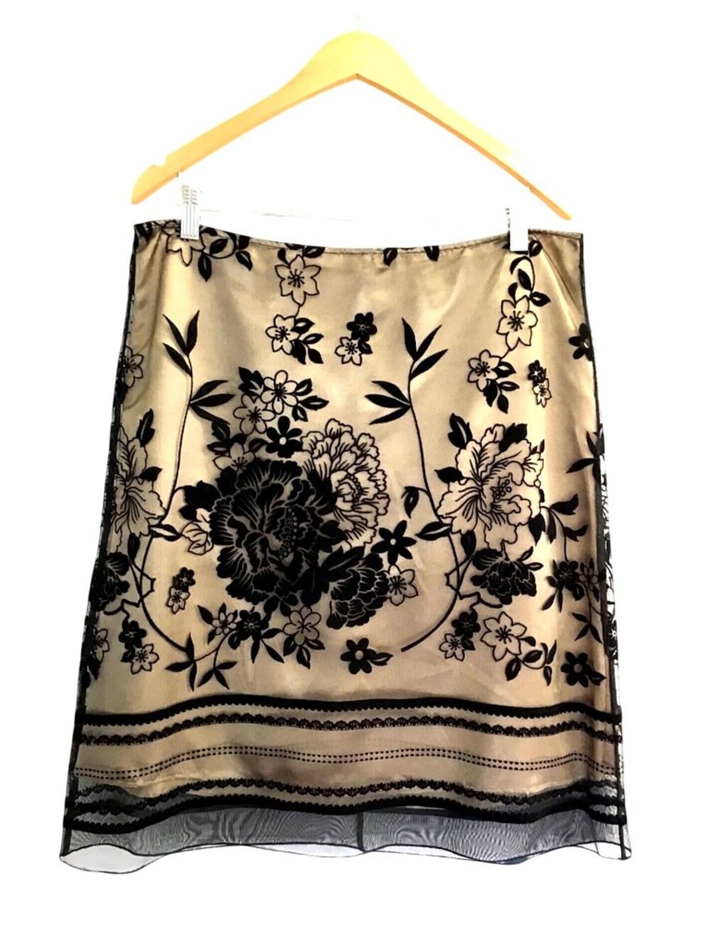 HEART SOUL -WOMEN'S FLORAL EMBROIDERED SKIRT FULLY LINED SIZE 11